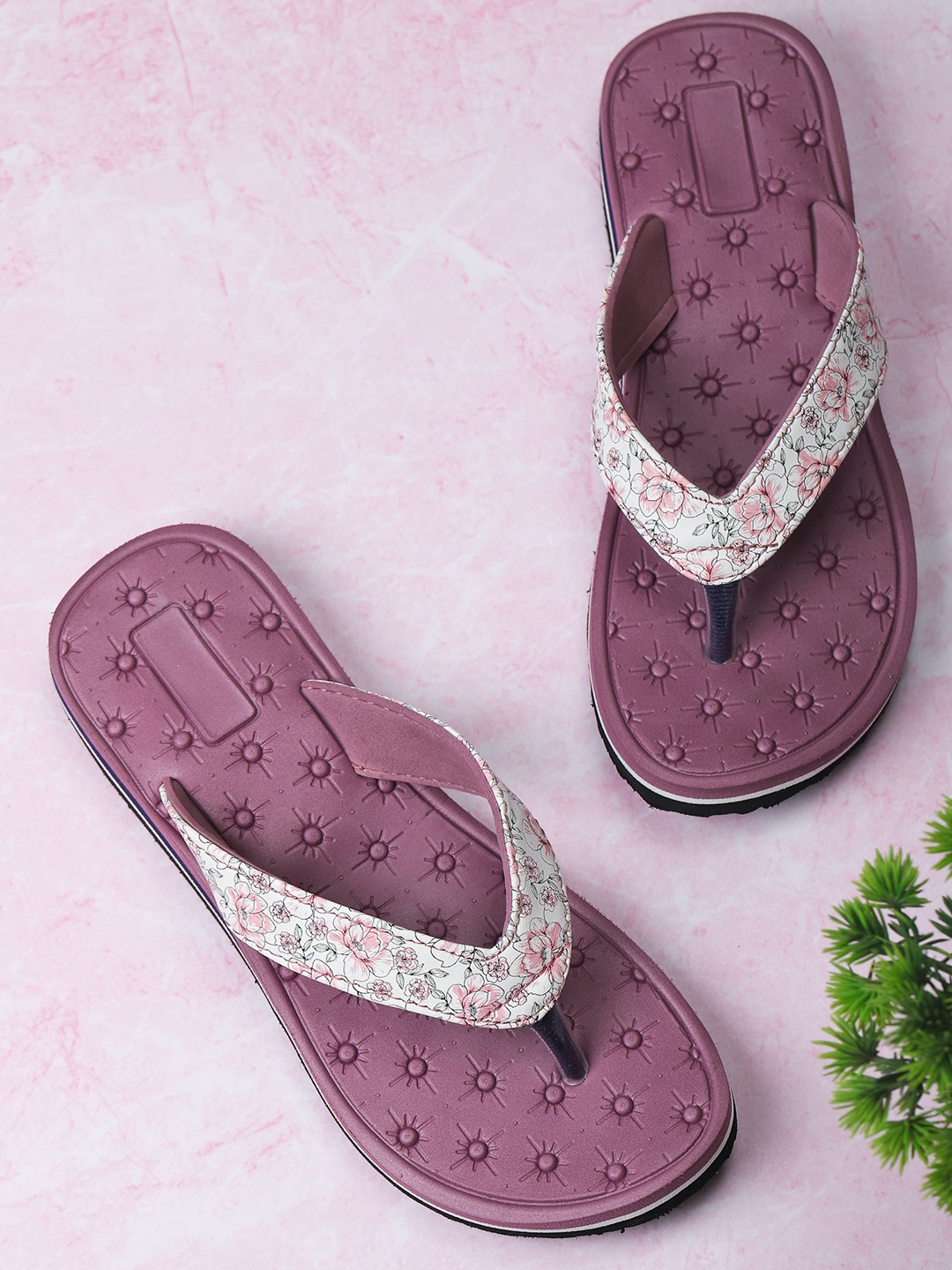 

BOOTCO Women Mauve Printed T-Strap Flats