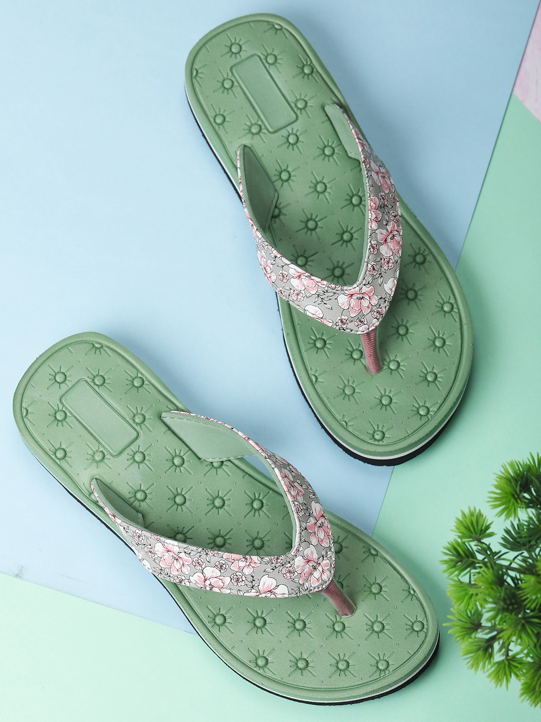 

BOOTCO Women Sea Green Printed T-Strap Flats