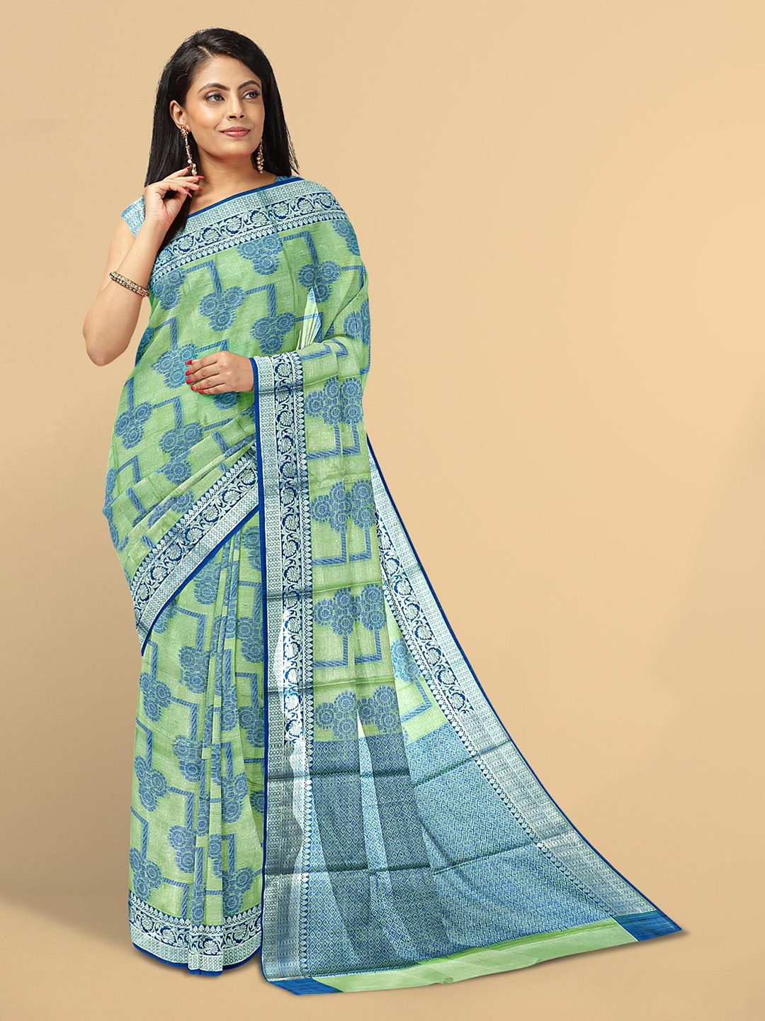 

Kalamandir Women Green & Grey Woven Design Silk Blend Saree