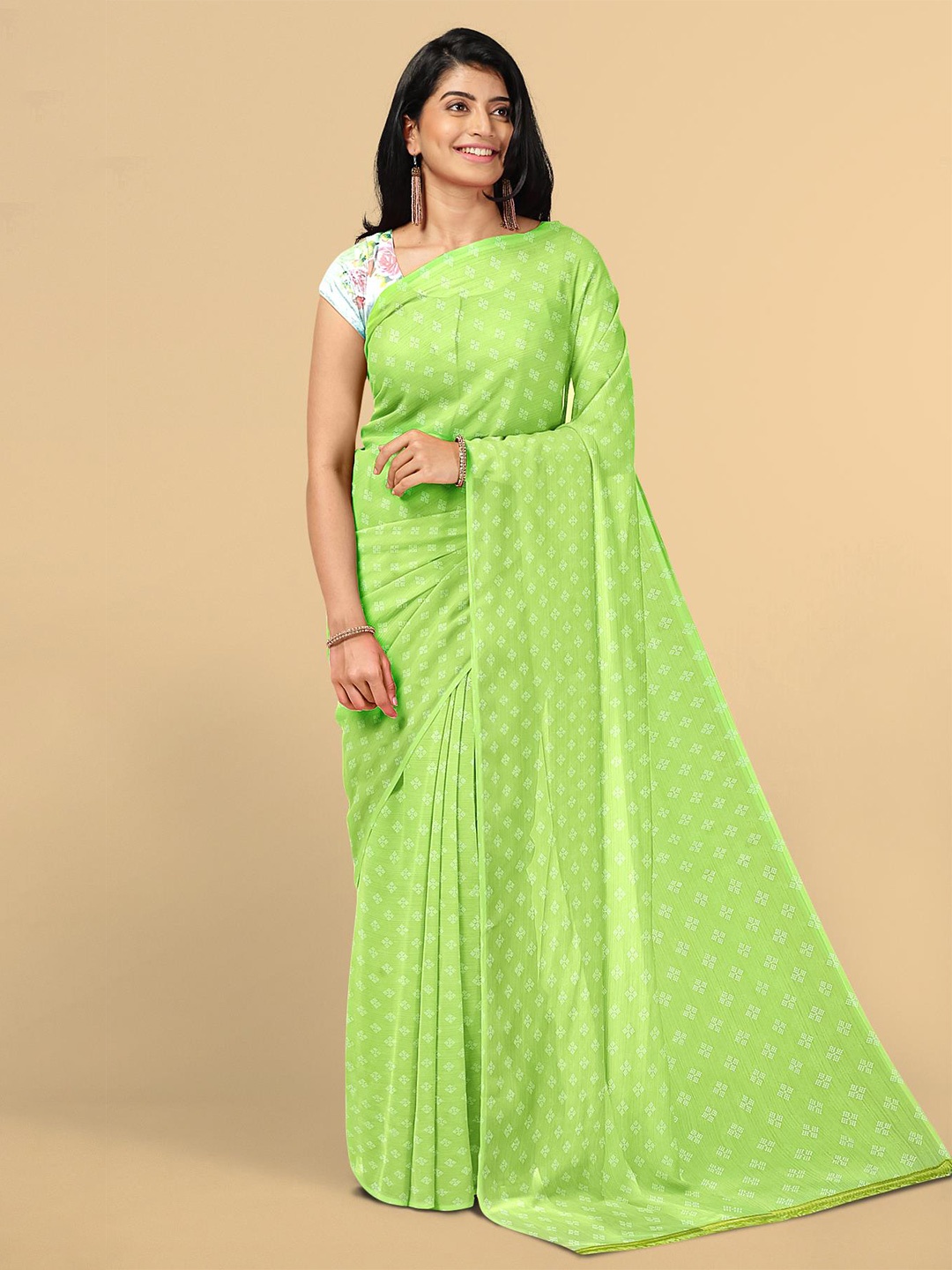 

Kalamandir Green & White Floral Silk Blend Saree