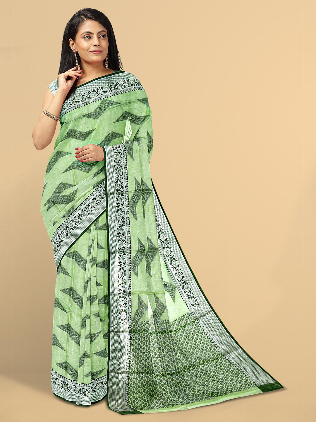 

Kalamandir Green & Silver-Toned Geometric Printed Silk Blend Saree