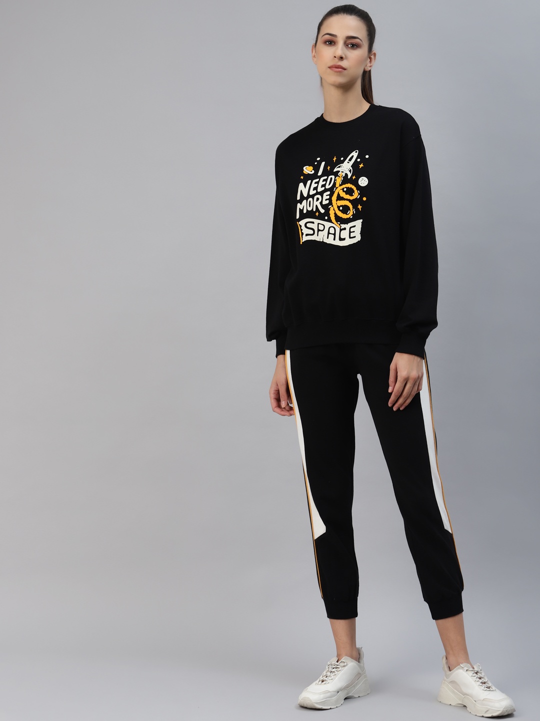 

Laabha Women Black & White Printed Tracksuit