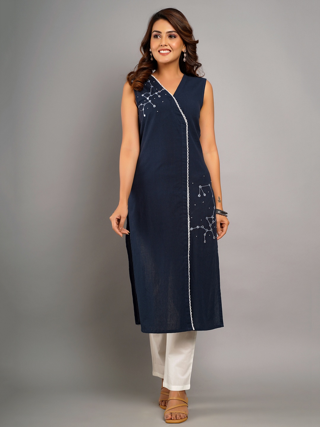 

CRAFTED FOR YOU Women Navy Blue Floral Printed Pure Cotton Kurta Set