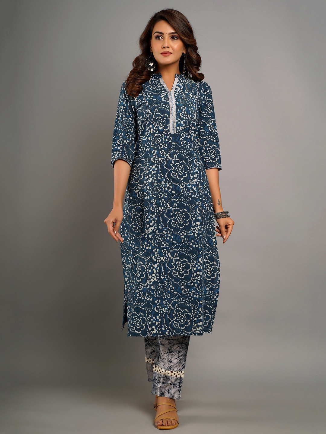 

CRAFTED FOR YOU Women Blue Floral Pure Cotton Kurta with Palazzos