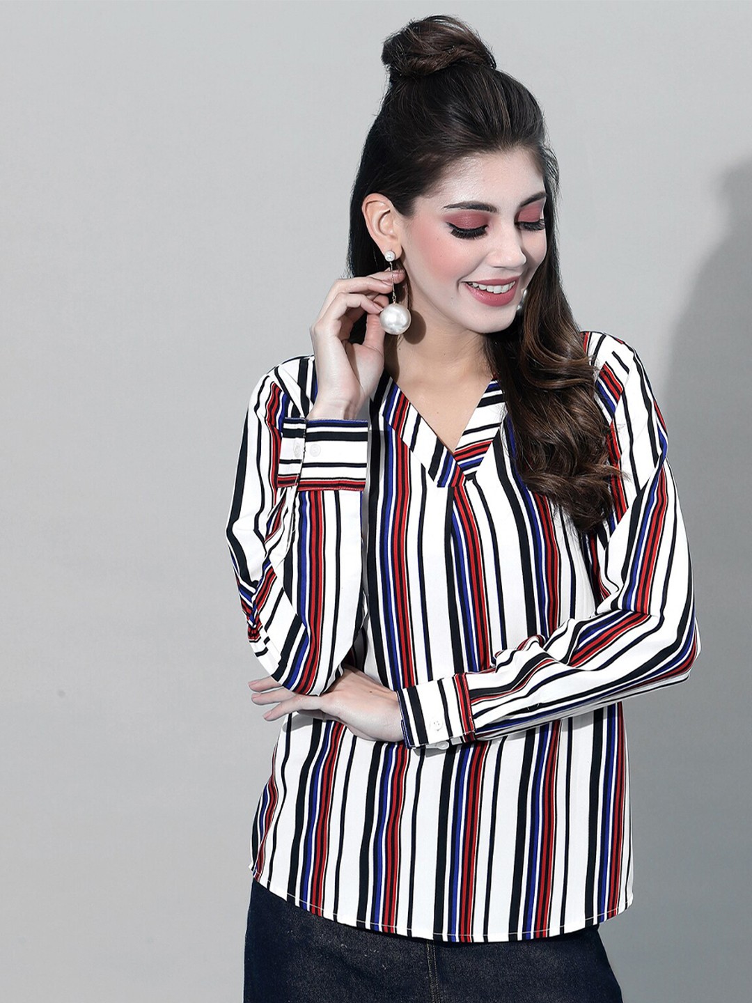 

Selvia White Striped Crepe Shirt Style Top