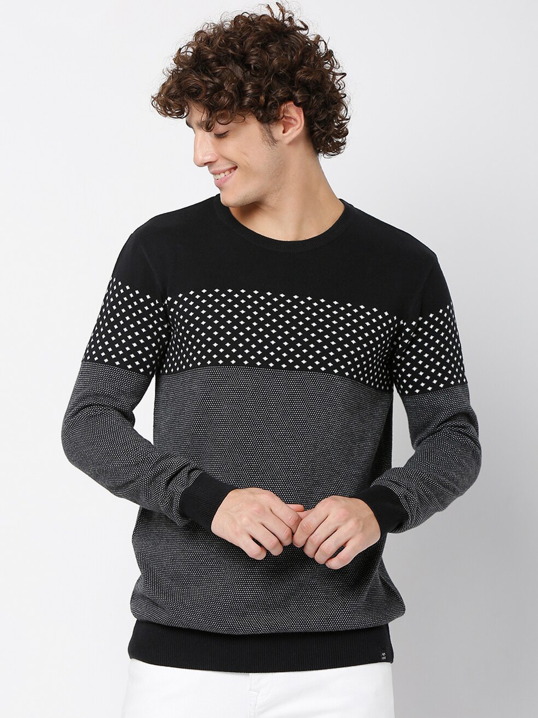 

Mufti Men Black & White Cotton Pullover
