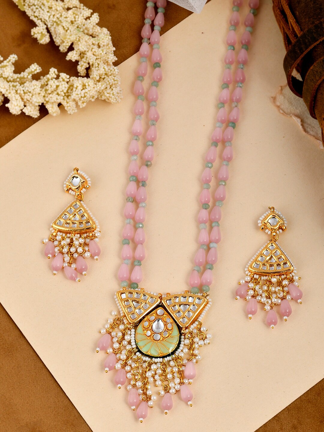 

DASTOOR Gold-Plated Pink Kundan & Bead Studded Jewellery Set