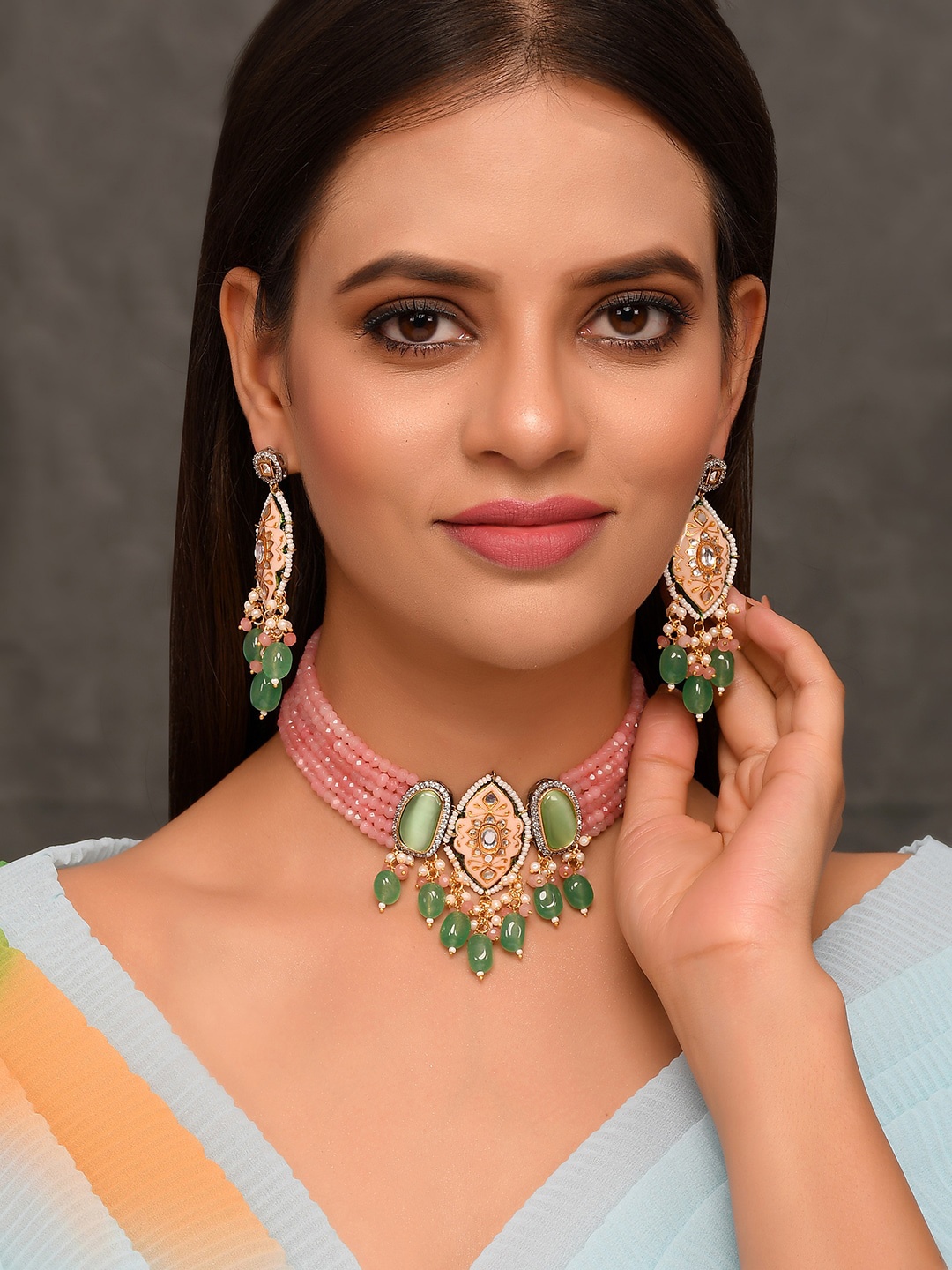 

DASTOOR Gold-Plated Green Kundan-Studded Jewellery Set