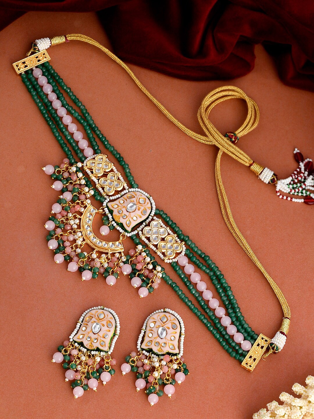 

DASTOOR Gold-Plated Green Kundan Beaded Jewellery Set