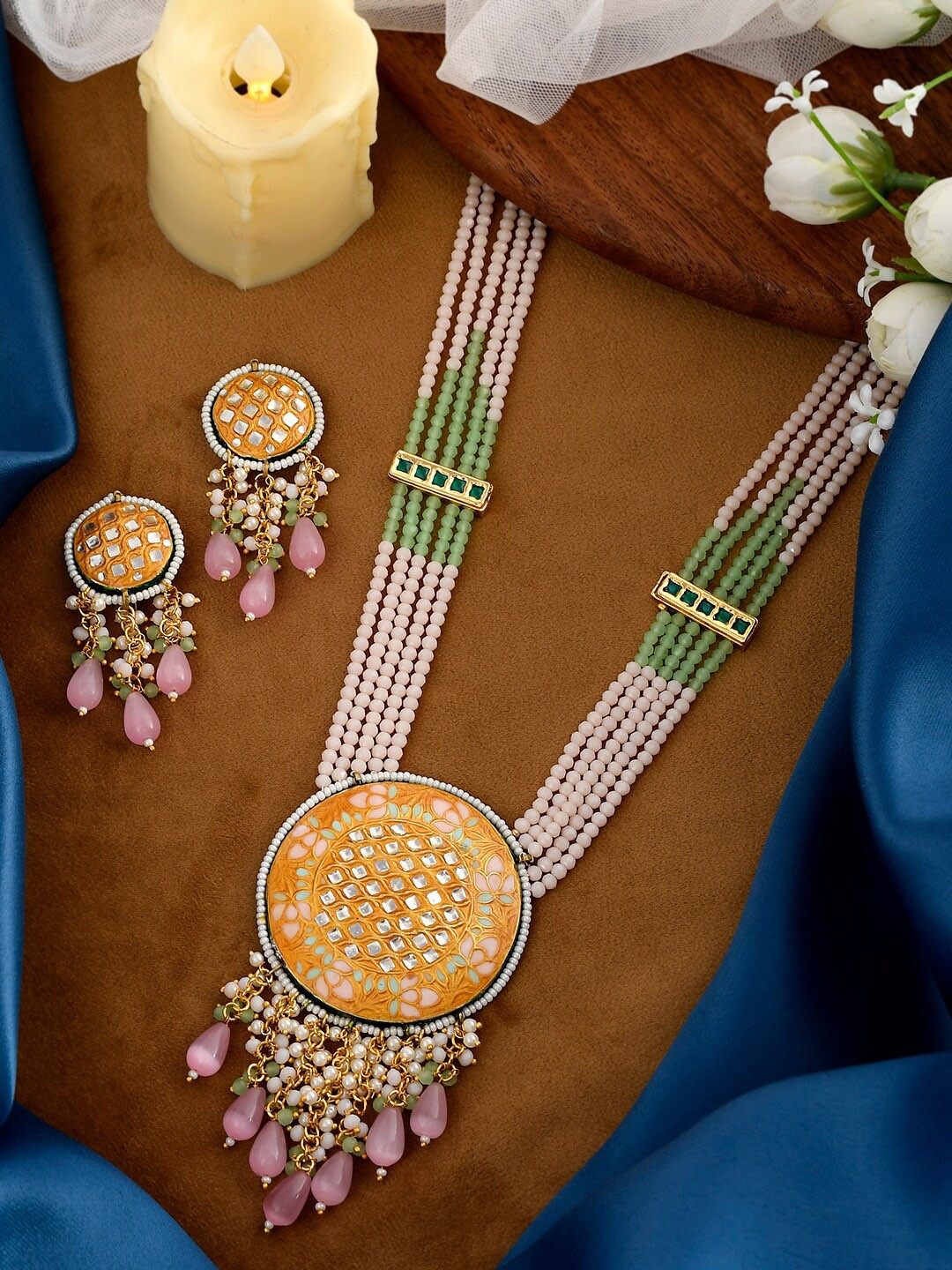 

DASTOOR Gold-Plated Yellow & White Kundan-Studded & Beaded Jewellery Set