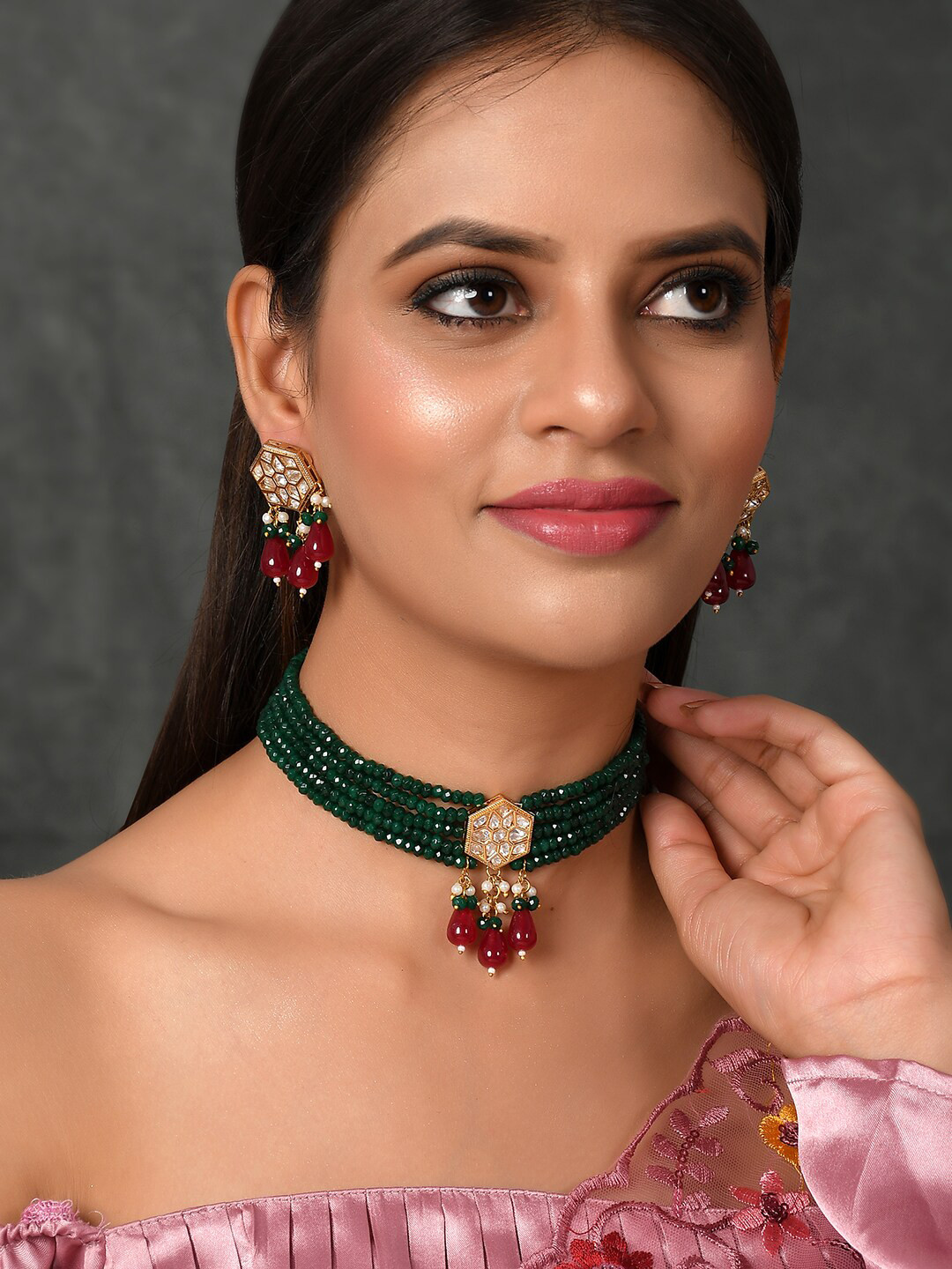 

DASTOOR Gold-Plated Green Kundan Studded Jewellery Set