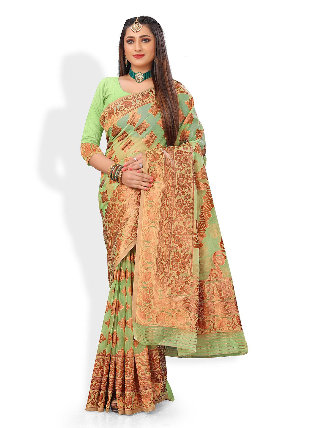 

Rivana Green & Gold-Toned Ethnic Motifs Zari Organza Banarasi Saree