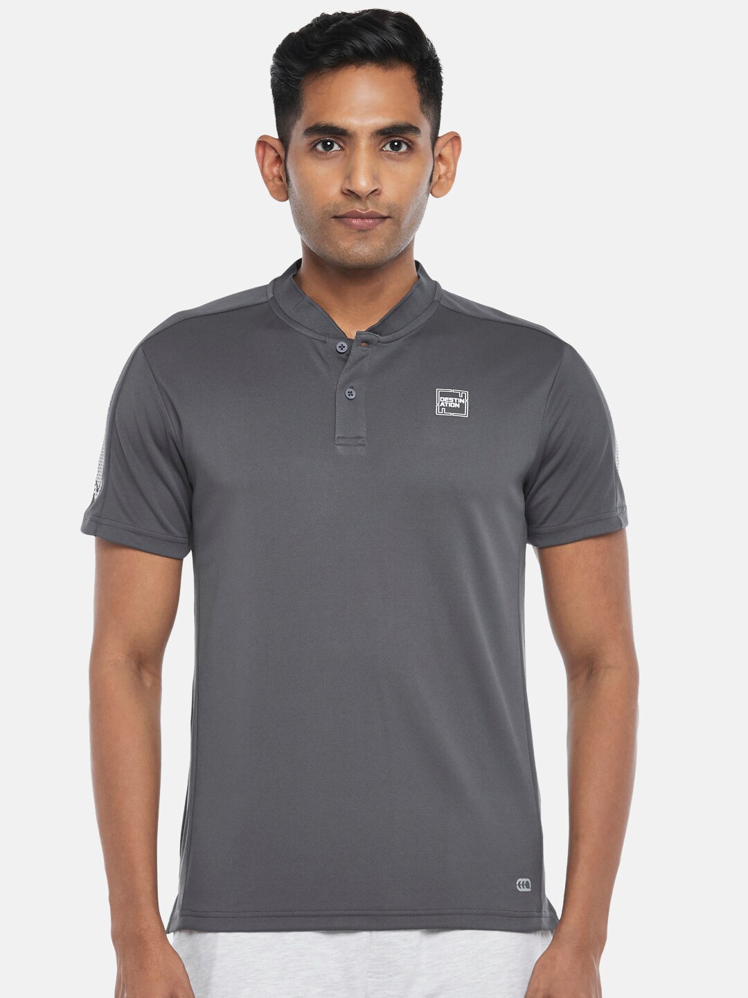 

Ajile by Pantaloons Men Solid Grey Slim Fit T-shirt