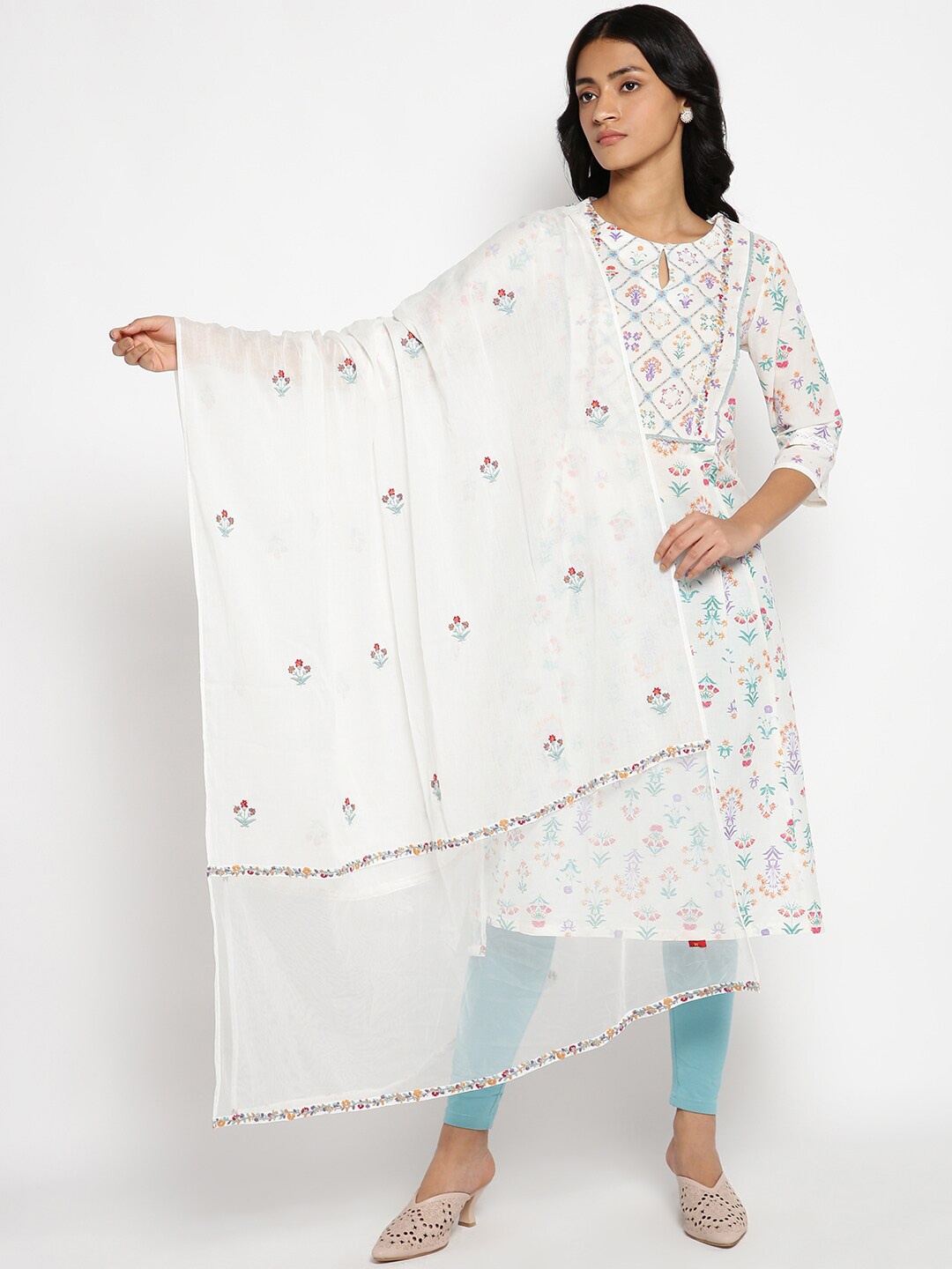 

W Women White & Red Embroidered Dupatta with Thread Work