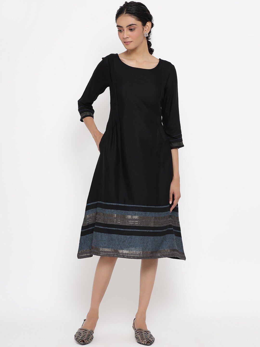 

W Women Black Solid Kurta