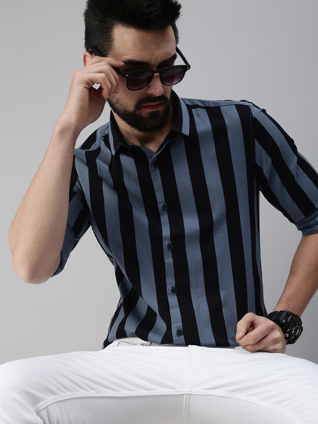 

SHOWOFF Men Blue & Black Striped Slim Fit Casual Shirt