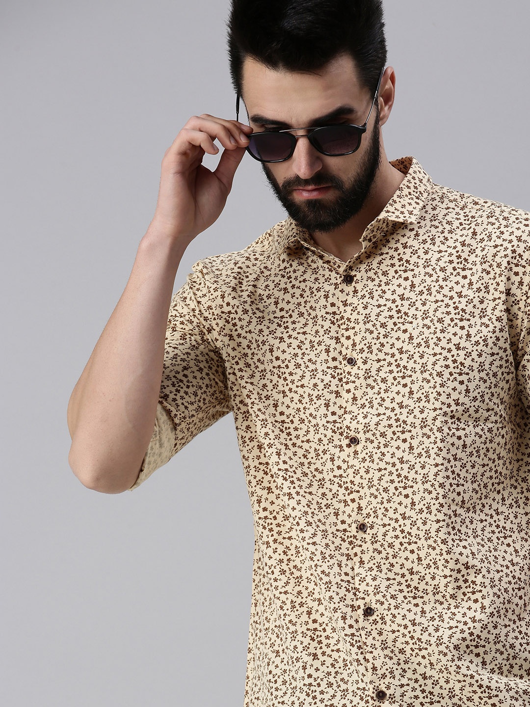 

SHOWOFF Men Beige Comfort Slim Fit Floral Printed Casual Shirt