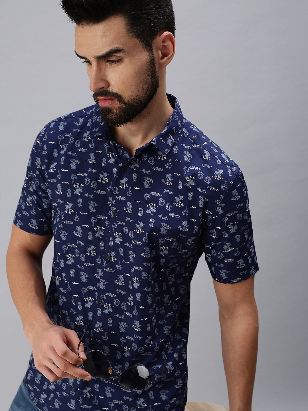 

SHOWOFF Men Navy Blue Comfort Slim Fit Printed Casual Shirt