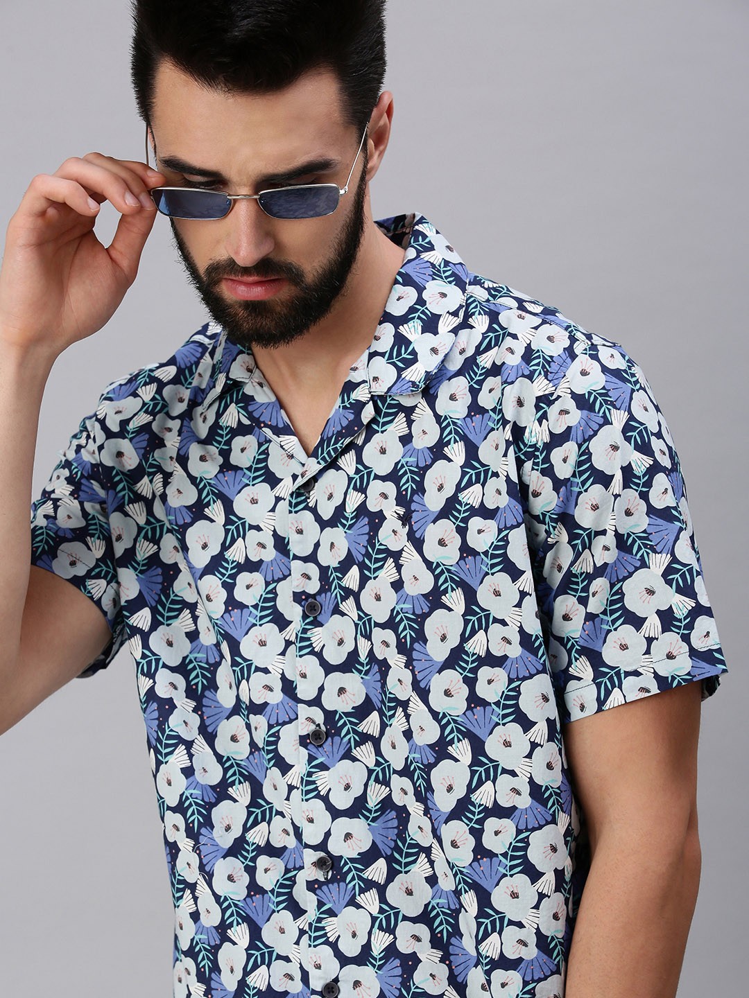 

SHOWOFF Men Navy Floral Printed Cotton Comfort Slim Fit Casual Shirt, Navy blue