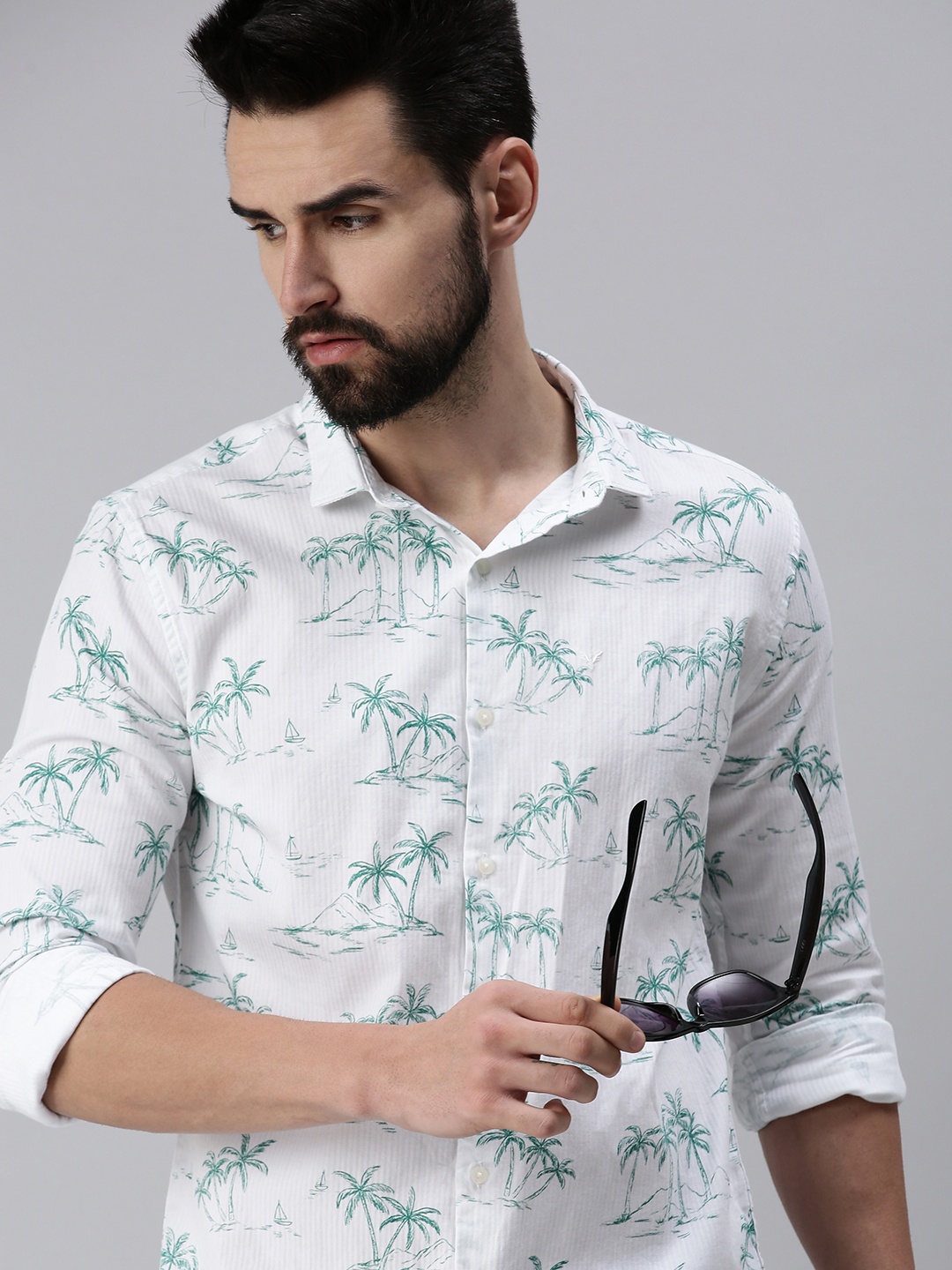 

SHOWOFF Men White Comfort Slim Fit Printed Casual Shirt