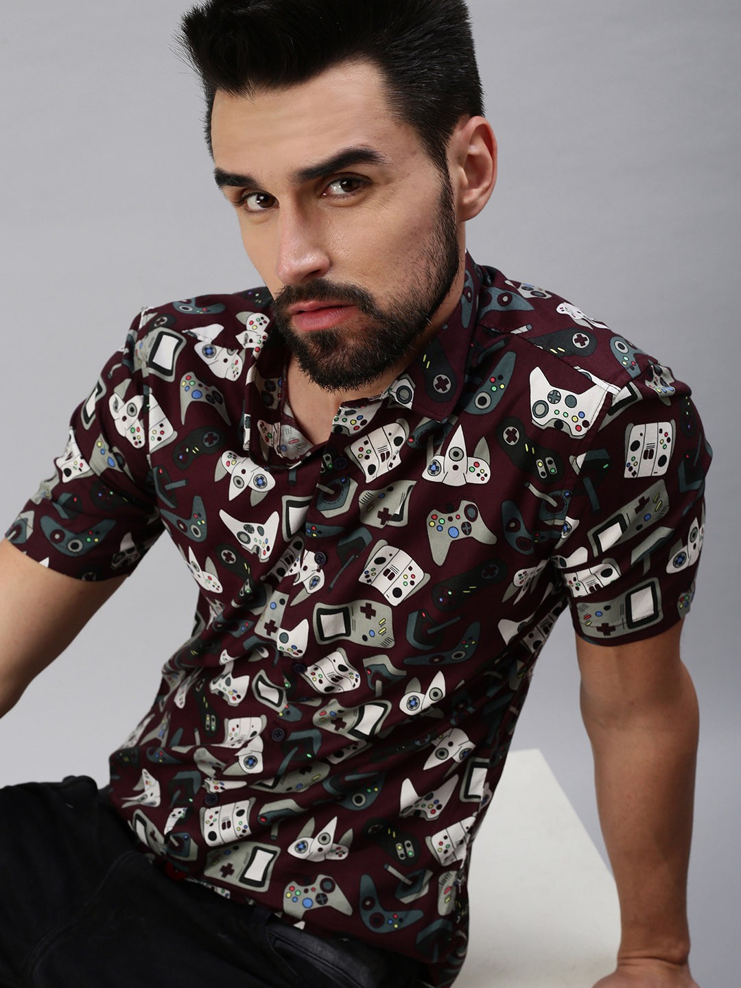 

SHOWOFF Men Maroon Comfort Slim Fit Printed Casual Shirt