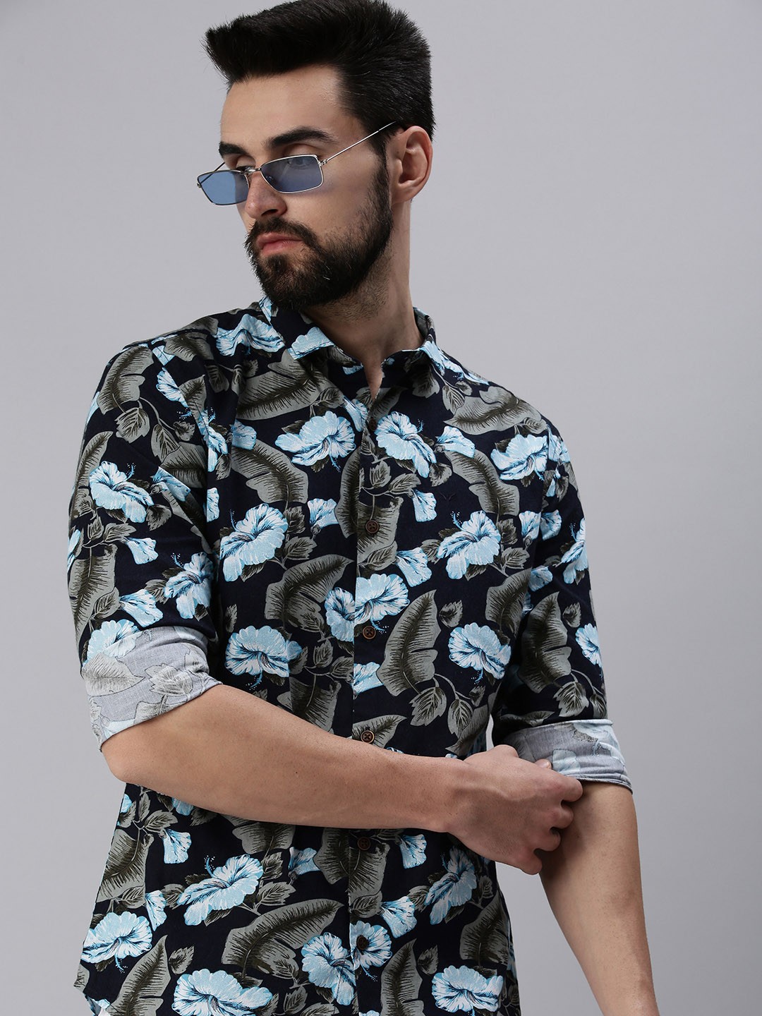 

SHOWOFF Men Navy Blue Comfort Slim Fit Floral Printed Casual Shirt