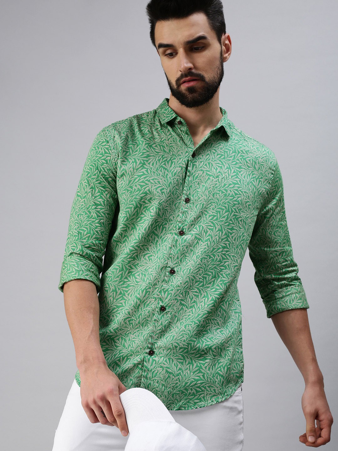 

SHOWOFF Men Green Comfort Slim Fit Floral Printed Casual Shirt