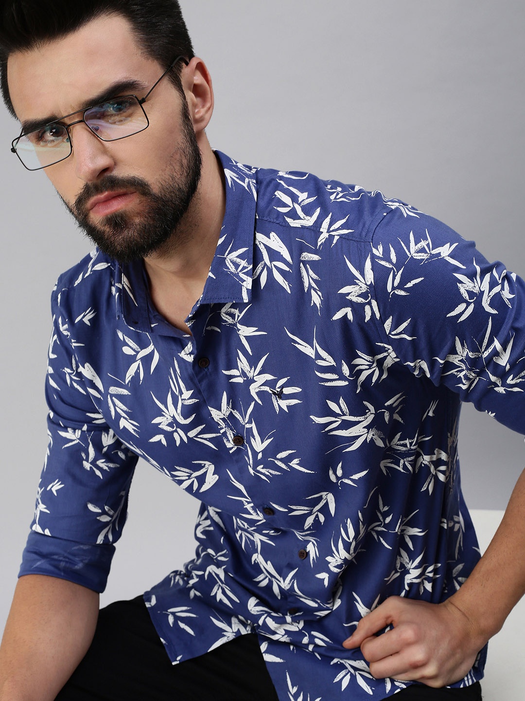 

SHOWOFF Men Blue Comfort Slim Fit Floral Printed Casual Shirt