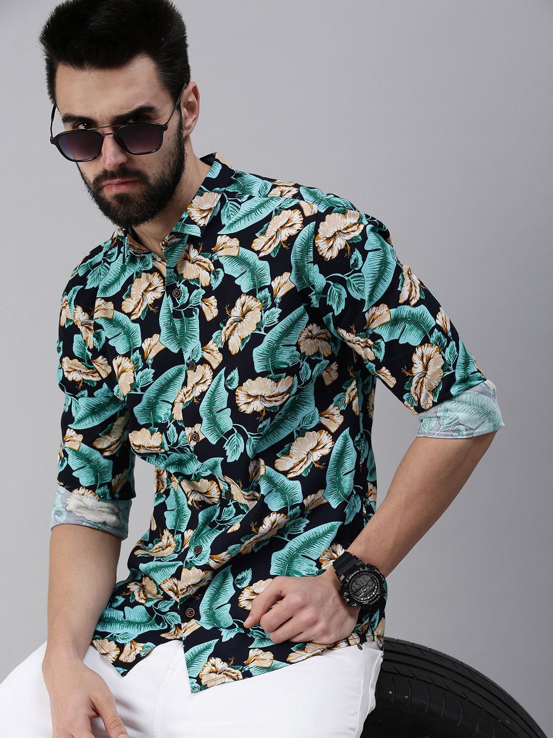 

SHOWOFF Men Navy Blue Comfort Slim Fit Floral Printed Casual Shirt