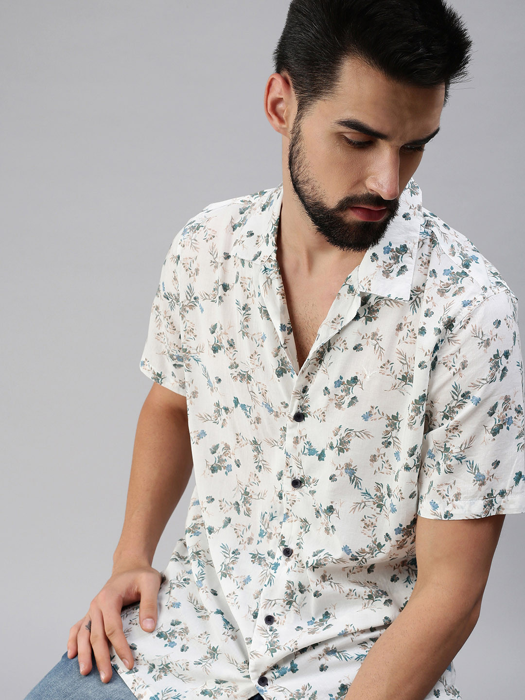 

SHOWOFF Men Off White Comfort Slim Fit Floral Printed Casual Shirt
