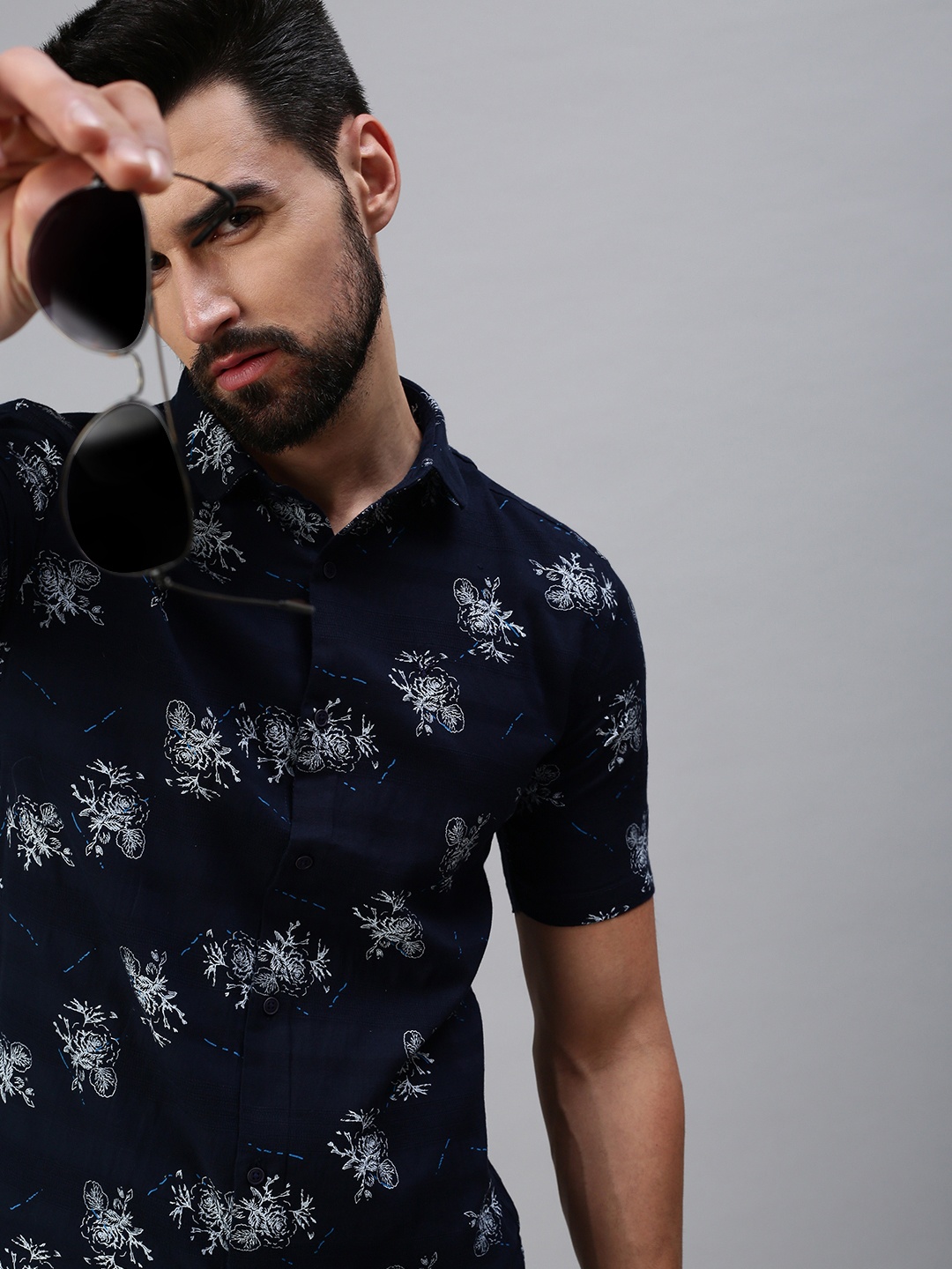

SHOWOFF Men Navy Blue Comfort Slim Fit Floral Printed Casual Shirt