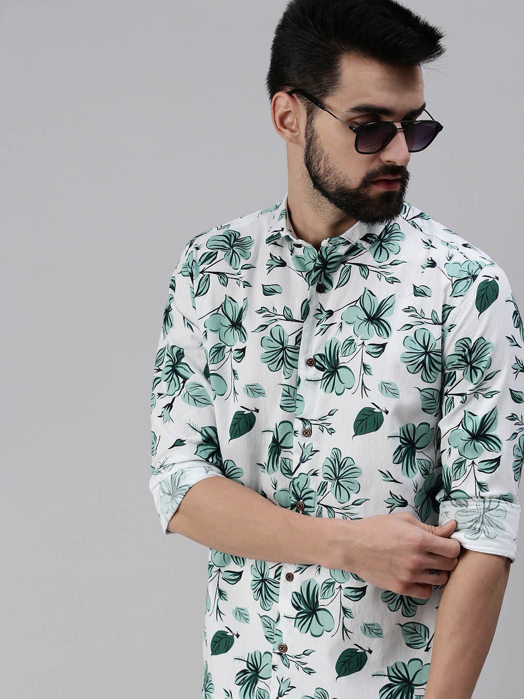 

SHOWOFF Men White and Green Comfort Slim Fit Floral Printed Casual Shirt