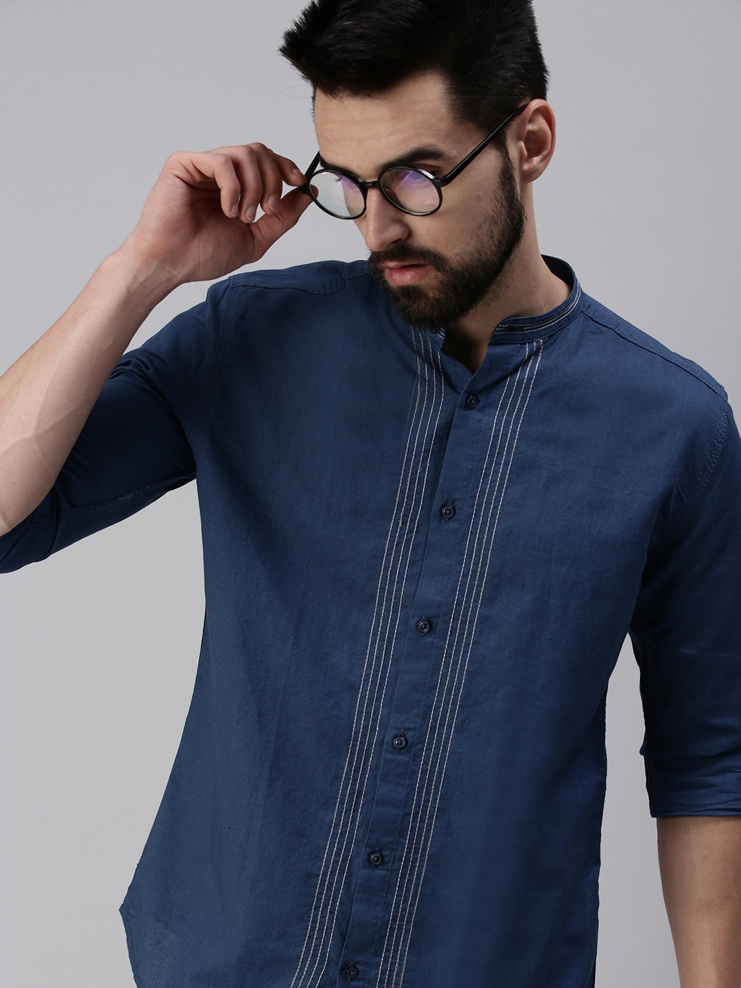 

SHOWOFF Men Blue Comfort Slim Fit Striped Casual Shirt
