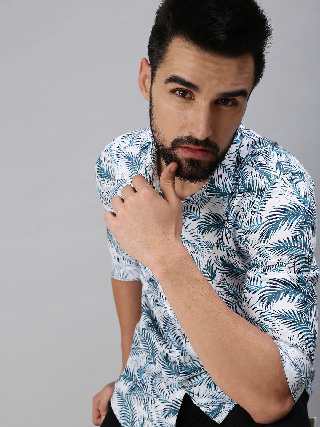 

SHOWOFF Men White Comfort Slim Fit Floral Printed Casual Shirt