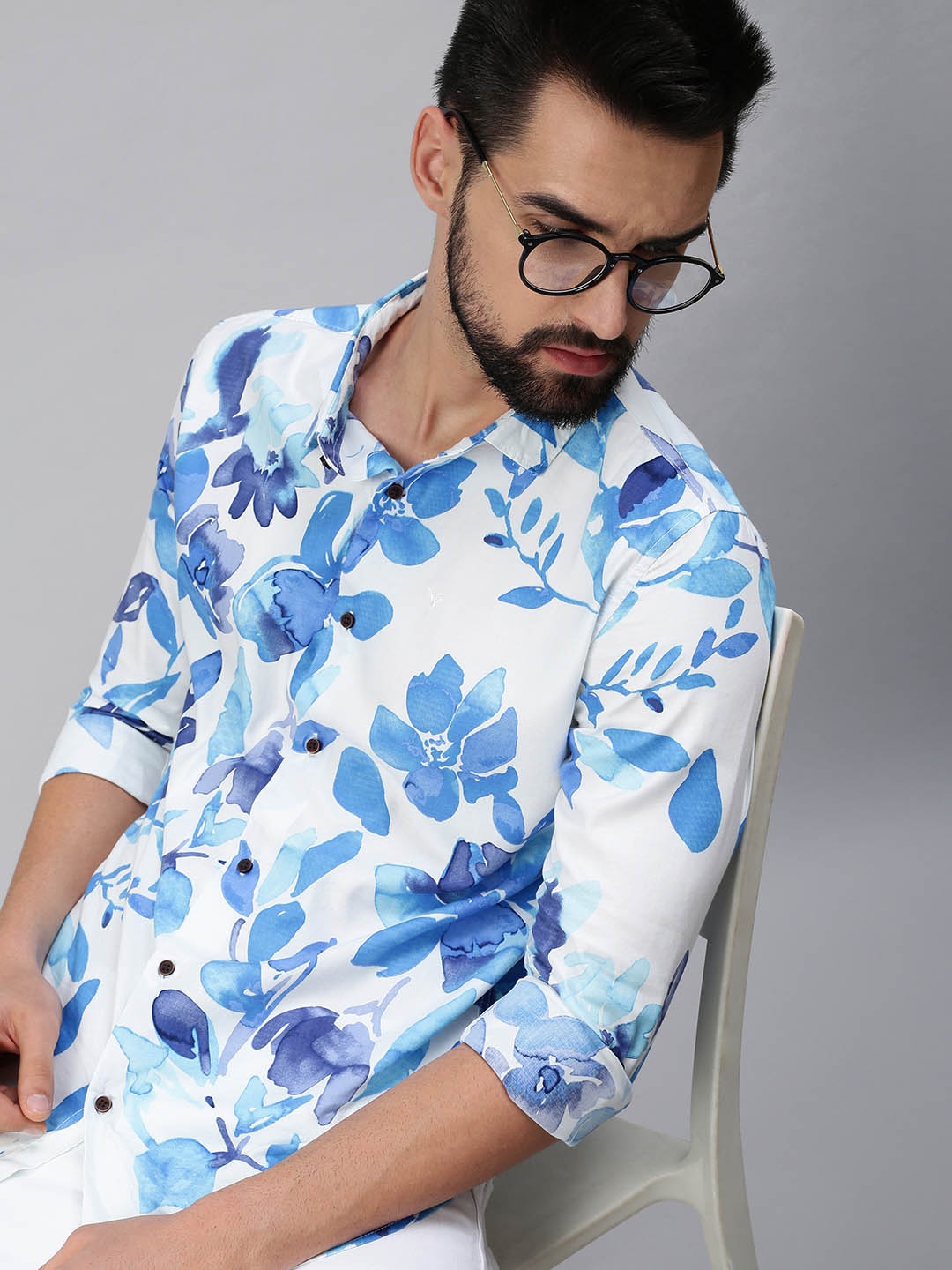 

SHOWOFF Men White Comfort Slim Fit Floral Printed Casual Shirt