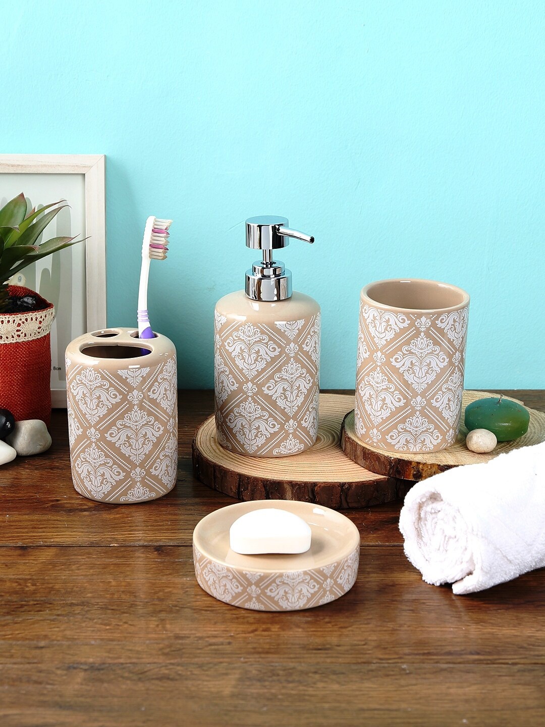 

House Of Accessories 4-Piece Cream-Coloured Bathroom Accessories