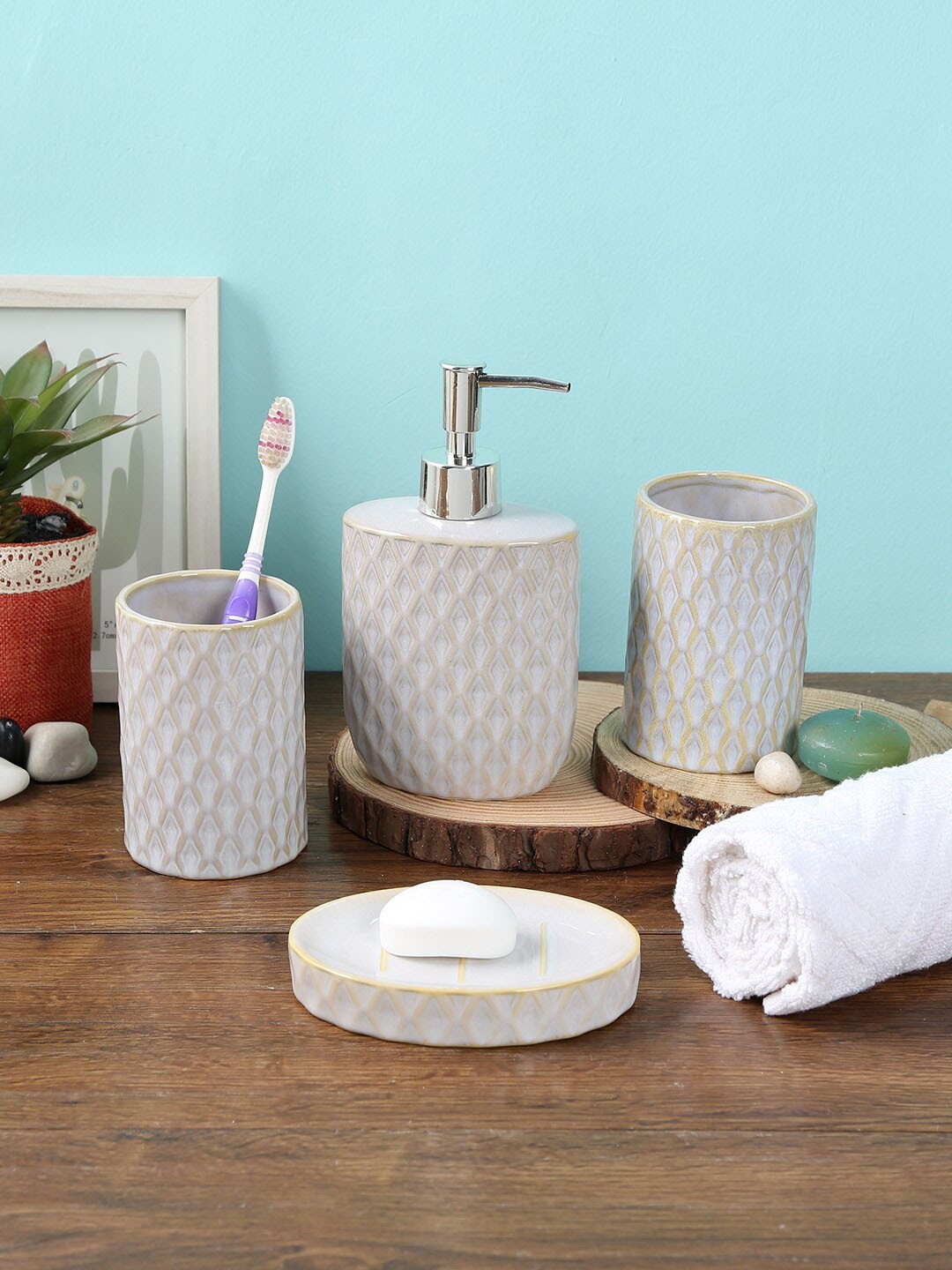 

House Of Accessories White 4pc Bathroom Accessories Set