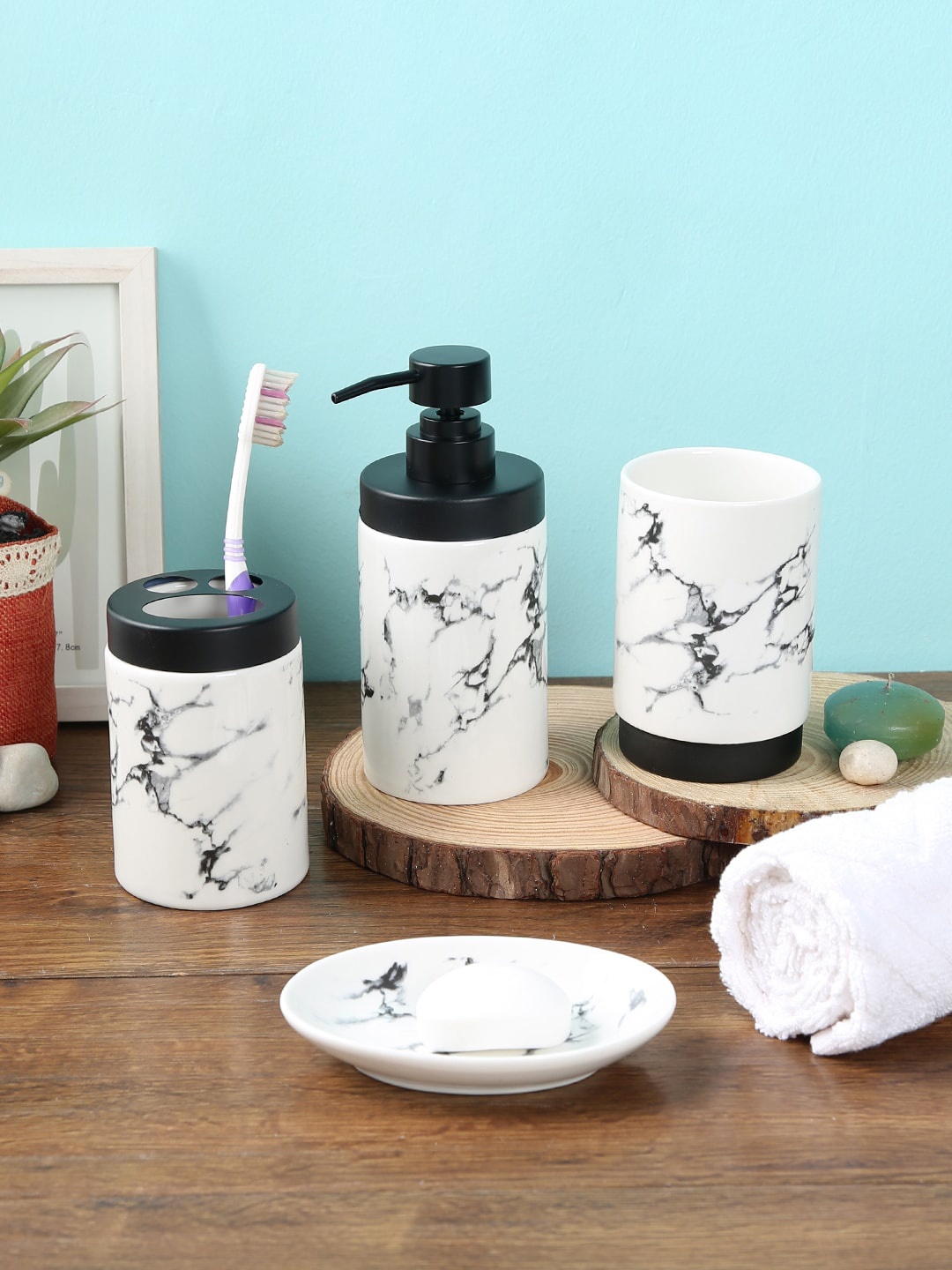 

House Of Accessories Set of 4 White & Black Abstract Print Bathroom Accessories