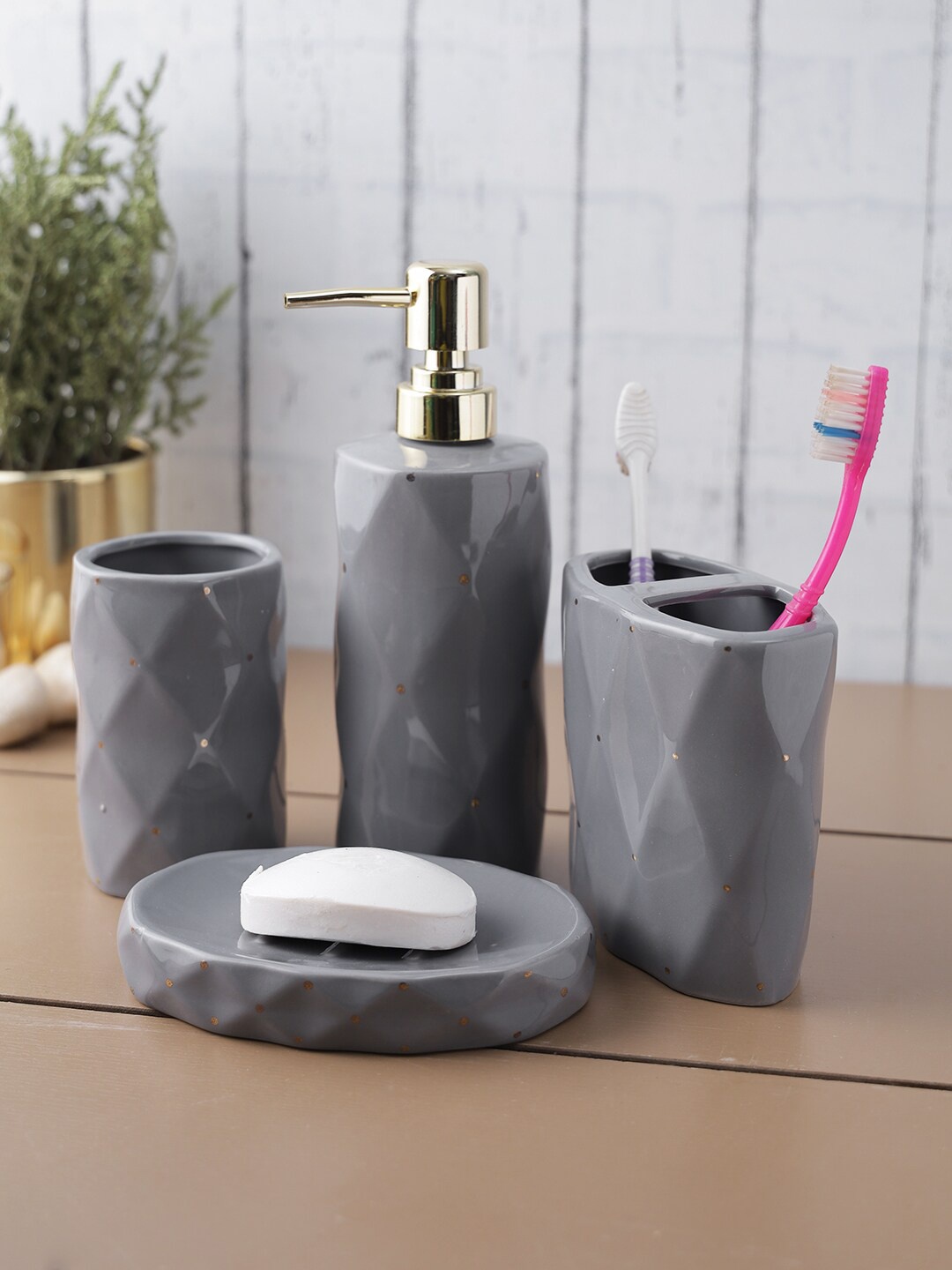 

House Of Accessories Set Of 4 Grey Textured Bathroom Accessories Set