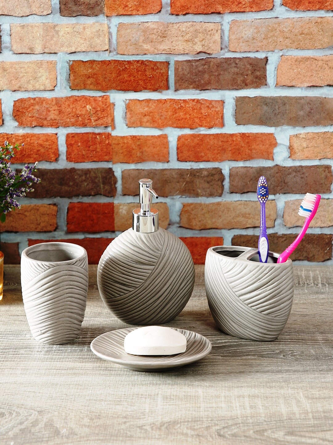 

House Of Accessories Set Of 4 Grey Textured Bathroom Accessories Set