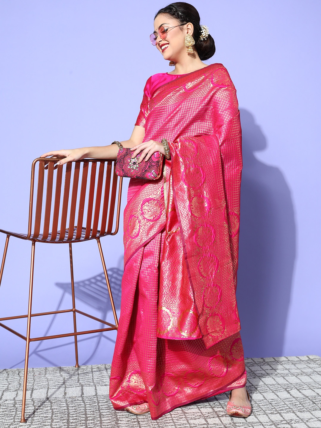 

Satrani Ethnic Motifs Saree with Woven Design border, Pink