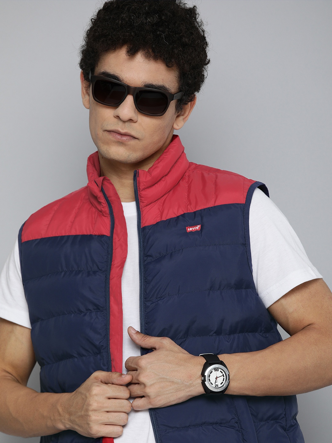 

Levis Men Colourblocked Padded Jacket With A Foldable Fabric Bag, Navy blue