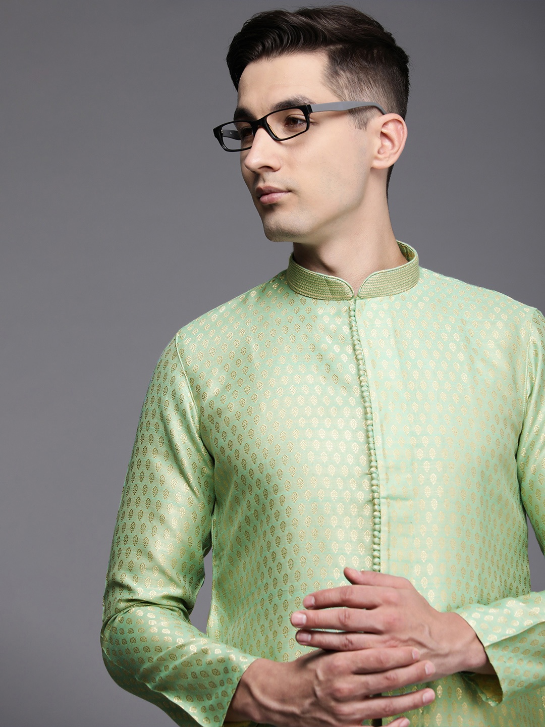 

Manyavar Men Green Ethnic Motifs Woven Design Kurta with Pyjamas