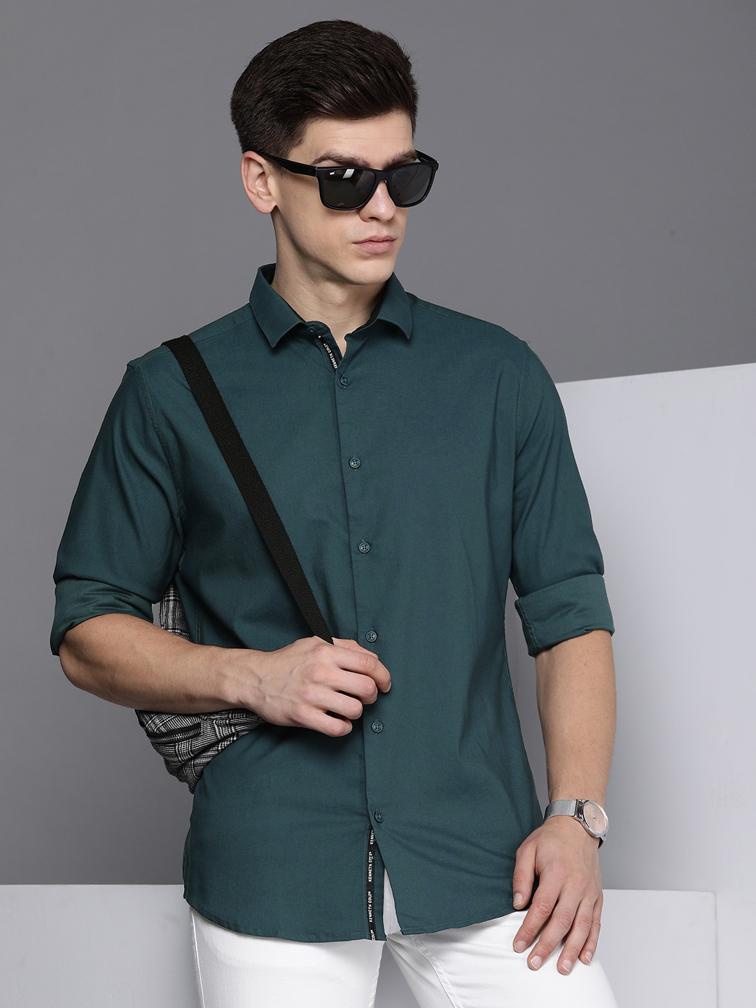 

Kenneth Cole Revert Men Teal Green Solid Slim Fit Casual Shirt