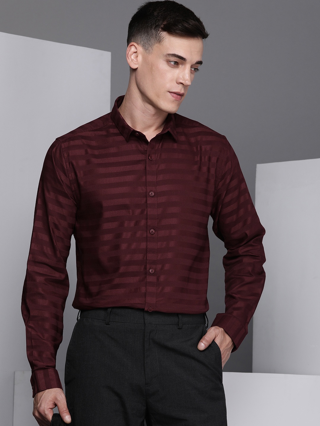

Kenneth Cole Revert Men Maroon Self-Striped Slim Fit Modern Elementaries Shirt