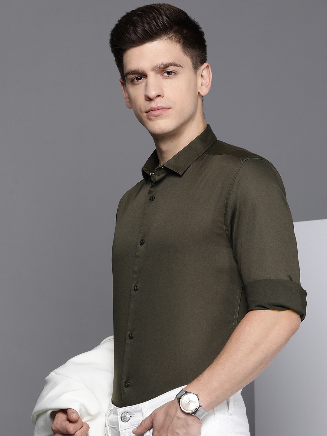 

Kenneth Cole Bolt Men Olive Green Solid Slim Fit Casual Shirt