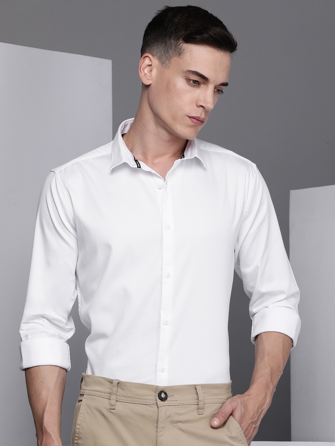 

Kenneth Cole Neo Classico Men White Slim Fit Smart Casual Shirt