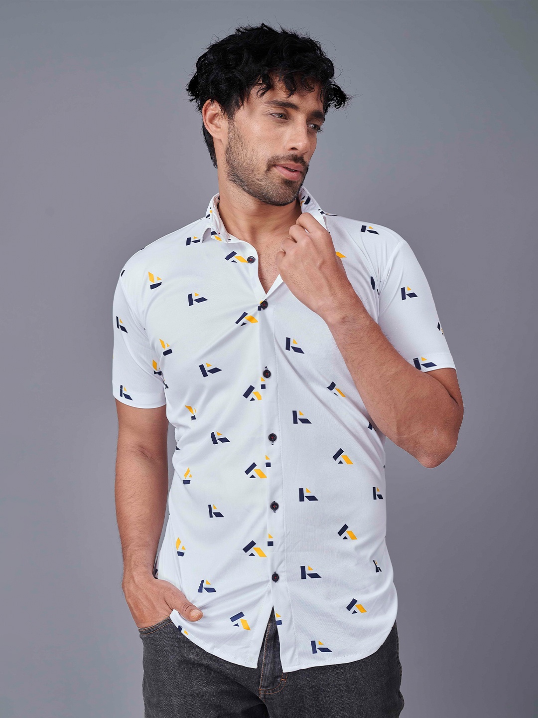 

Fashion FRICKS Men White Conversational Printed Casual Shirt
