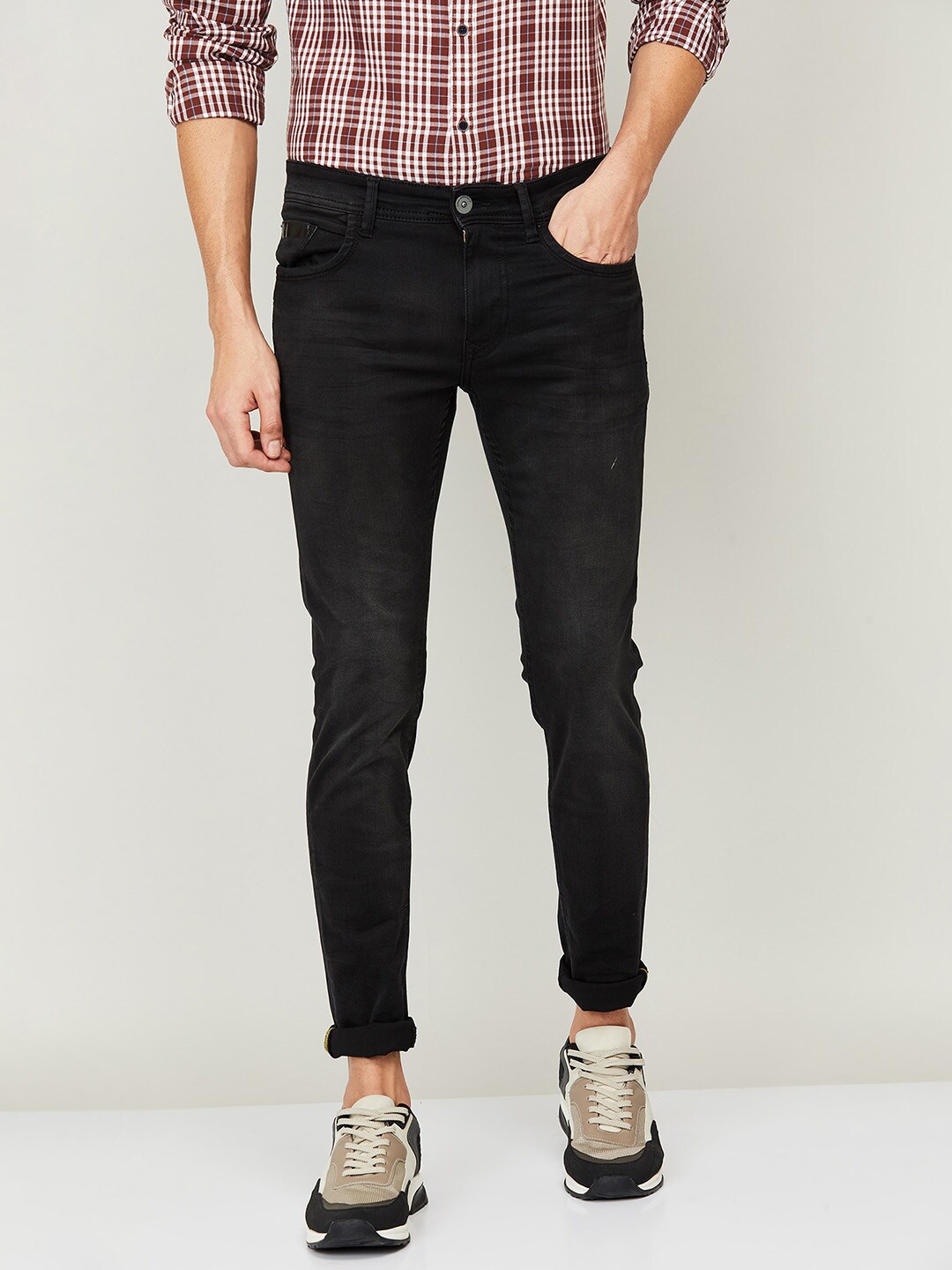 

Forca by Lifestyle Men Black Skinny Fit Mildly Distressed Light Fade Jeans