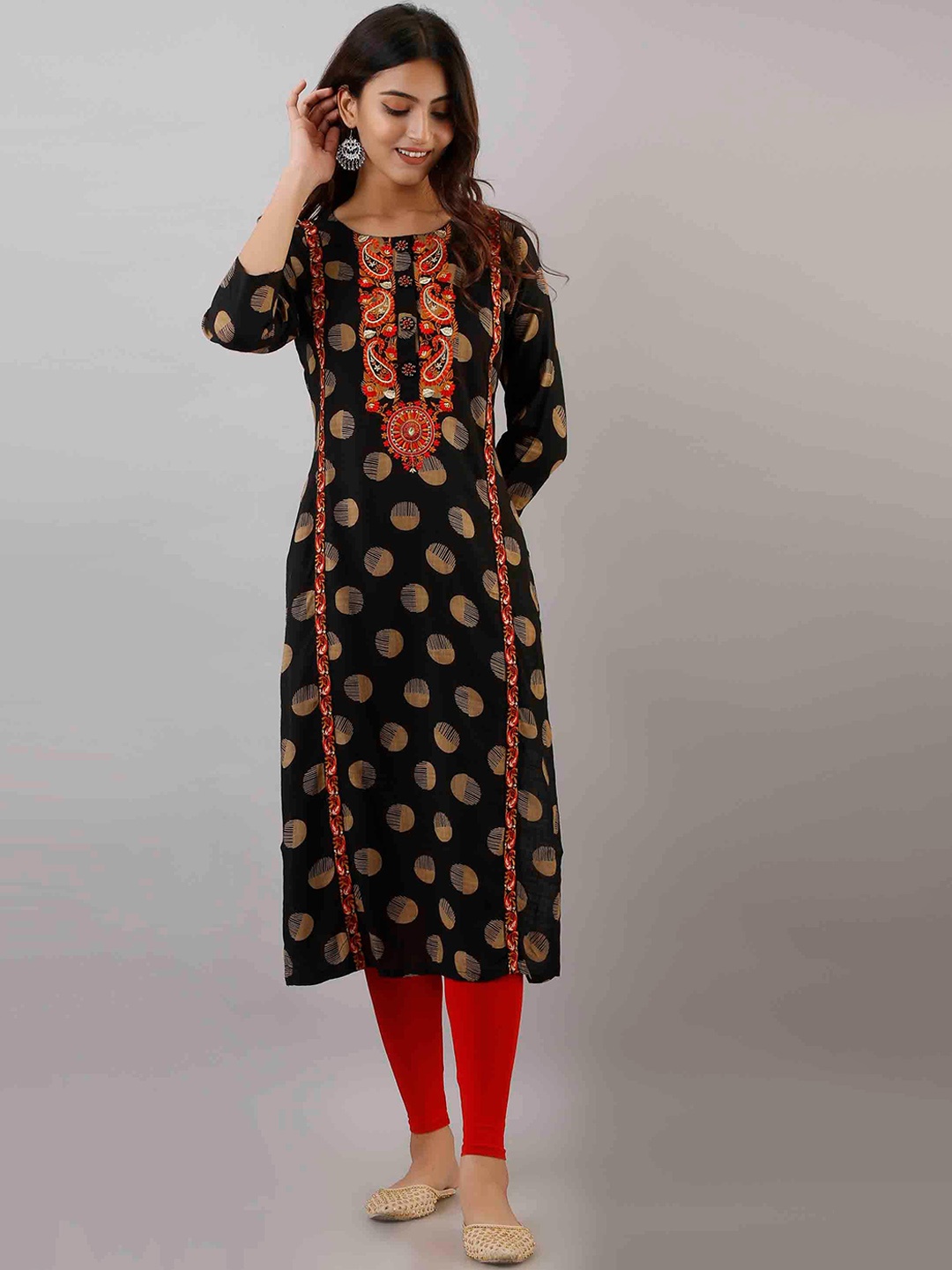 

KALINI Women Black & Maroon Ethnic Motifs Yoke Design Kurta
